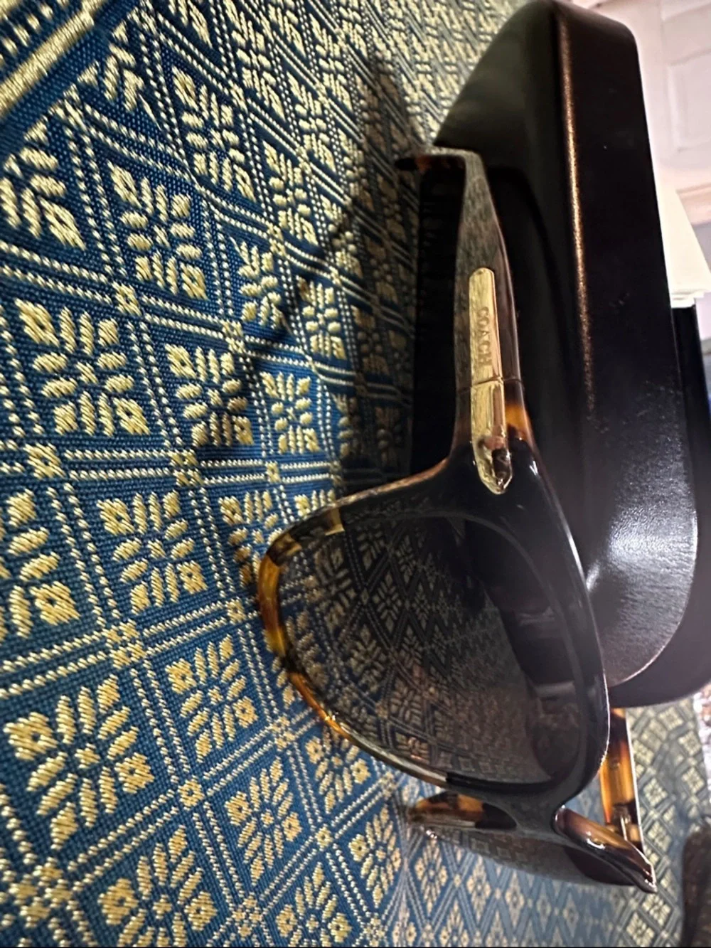 Coach Tortoise Shell Brown Gradient Women's Sunglasses with Case - Picture 3 of 4